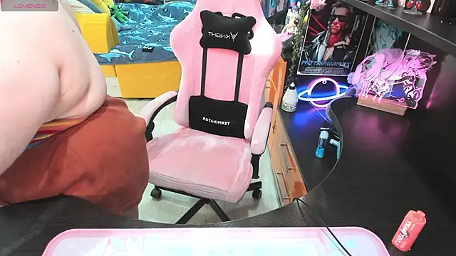 Softie Sofy online show from October 2025 03:29:01 AM