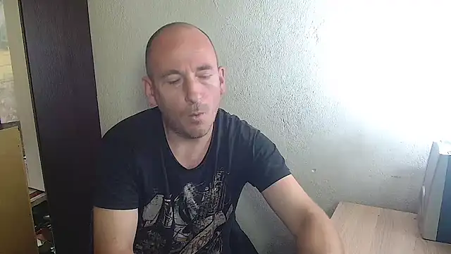 Johan   Barker online show from November 2025 01:11:02 PM