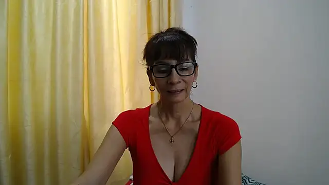 Snapshot of mommysexy16 chatting on October 2025 04:44:02 PM mommysexy16 online show from October 2025 04:44:02 PM