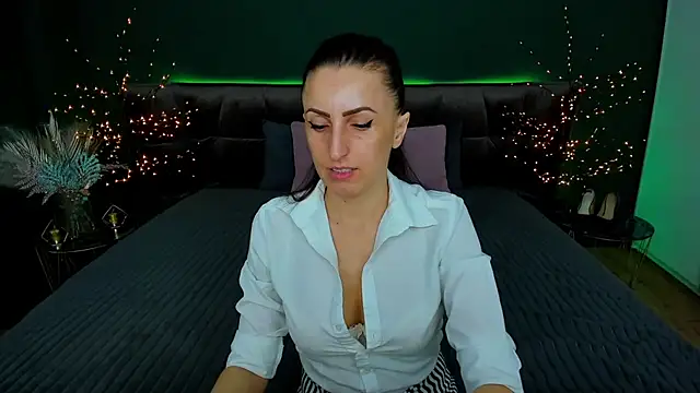 Rebecca Diamond online show from March 2025 12:23:02 PM