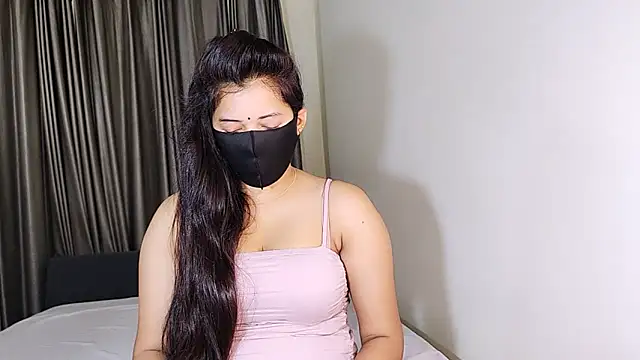 Snapshot of YourLovelyQueen chatting on December 2024 05:29:02 AM YourLovelyQueen online show from December 2024 05:29:02 AM