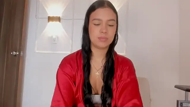 Snapshot of Hanna_Risso chatting on May 2026 05:54:02 PM Hanna Risso online show from May 2026 05:54:02 PM