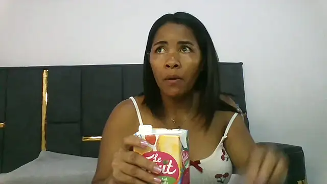 aleixane online show from October 2025 04:59:01 AM