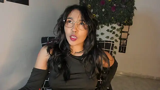 Mary Rosse1 online show from October 2025 06:52:02 PM