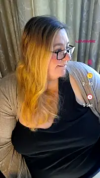 Snapshot of Iceprincess2bad4u chatting on July 2026 06:41:02 AM Iceprincess2bad4u online show from July 2026 06:41:02 AM