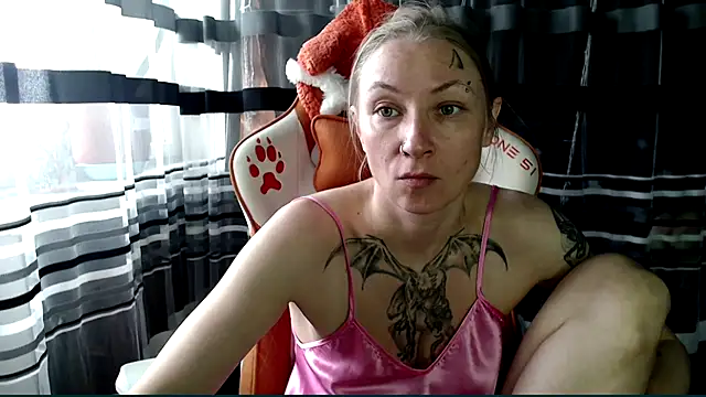 Snapshot of cold_lollipop chatting on June 2026 07:00:01 AM cold lollipop online show from June 2026 07:00:01 AM