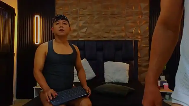 FelipeAndMarcello3 online show from February 2025 02:16:02 PM