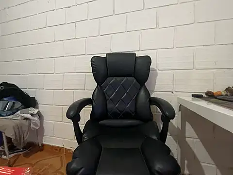 Max TheHorseDick online show from February 2026 04:49:02 PM