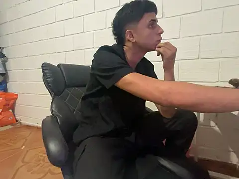 Max TheHorseDick online show from March 2026 02:39:02 AM