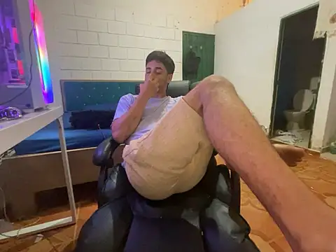 Max TheHorseDick online show from March 2026 05:18:01 PM