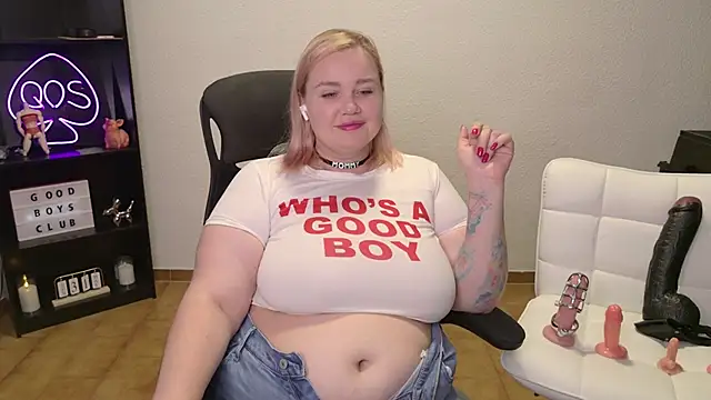 Snapshot of MargotGrey chatting on May 2026 03:19:02 PM MargotGrey online show from May 2026 03:19:02 PM