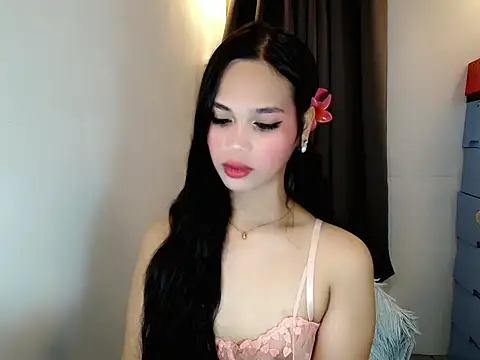 Snapshot of Webcumcutie chatting on April 2026 05:32:01 AM Webcumcutie online show from April 2026 05:32:01 AM