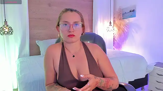 Snapshot of halaaa_1 chatting on April 2026 07:17:02 PM halaaa 1 online show from April 2026 07:17:02 PM