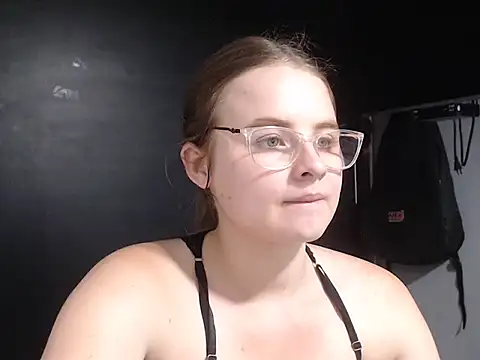 Snapshot of HellenMiyer1111 chatting on January 2025 11:56:02 PM HellenMiyer1111 online show from January 2025 11:56:02 PM