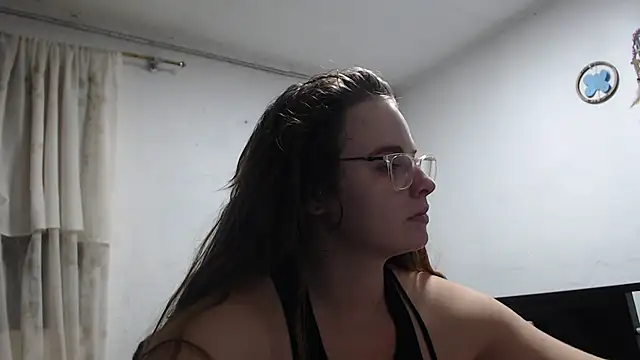 Snapshot of HellenMiyer1111 chatting on September 2025 05:51:02 PM HellenMiyer1111 online show from September 2025 05:51:02 PM
