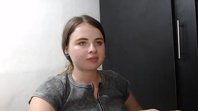 Snapshot of HellenMiyer1111 chatting on March 2026 07:42:01 PM HellenMiyer1111 online show from March 2026 07:42:01 PM