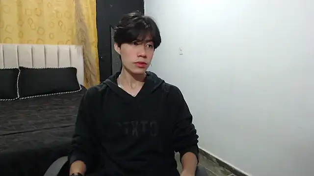 Snapshot of Elio-cam chatting on December 2024 08:14:02 AM Elio-cam online show from December 2024 08:14:02 AM