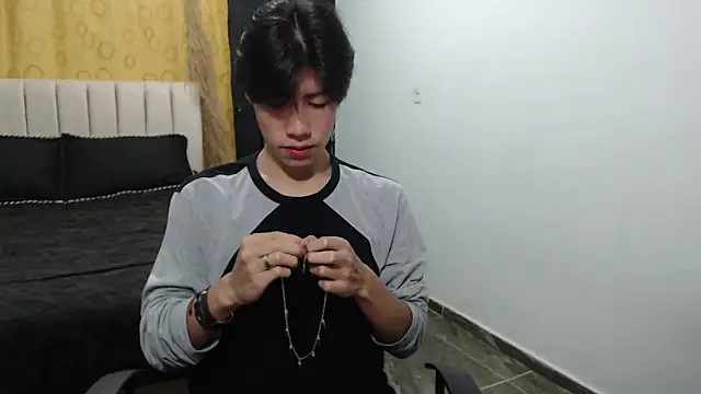 Snapshot of Elio-cam chatting on December 2024 08:09:01 AM Elio-cam online show from December 2024 08:09:01 AM