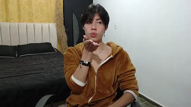 Snapshot of Elio-cam chatting on December 2024 08:44:01 AM Elio-cam online show from December 2024 08:44:01 AM