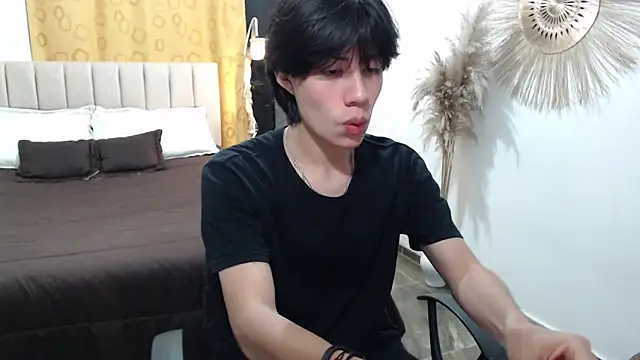 Elio-cam online show from November 2025 08:25:01 AM