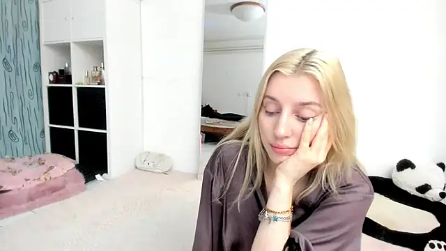 KenzieDawton online show from February 2026 06:50:01 PM