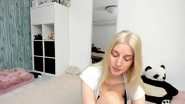 KenzieDawton online show from March 2026 04:13:01 PM