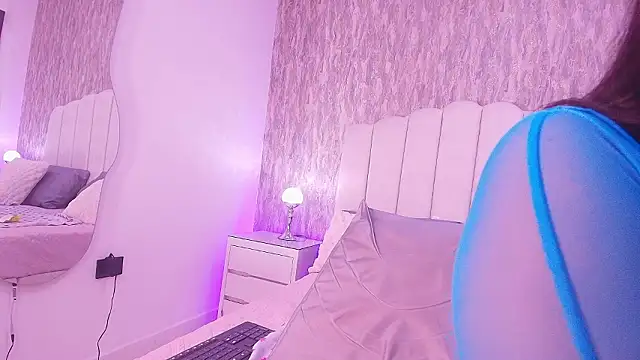 raven lilith  online show from February 2026 03:14:02 AM