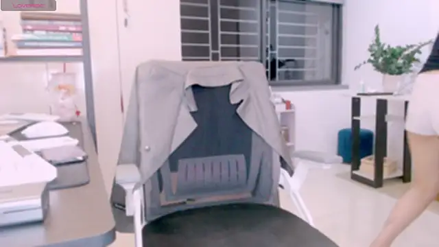 Shyn   online show from September 2025 01:47:01 PM