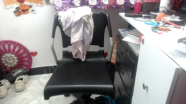 karlythothxh online show from September 2025 07:13:02 AM