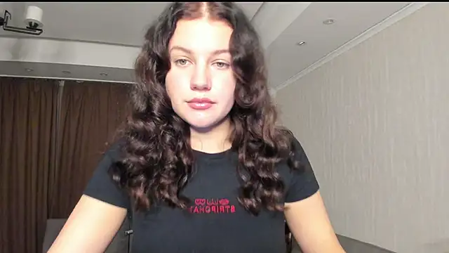 Snapshot of likaxxx chatting on December 2024 02:11:02 PM likaxxx online show from December 2024 02:11:02 PM