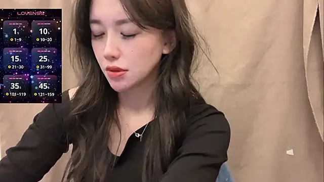 Snapshot of Tw_Zoella chatting on January 2025 04:24:01 PM Tw Zoella online show from January 2025 04:24:01 PM