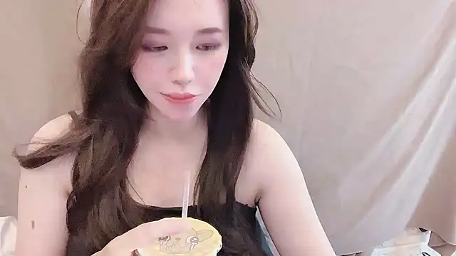 Snapshot of Tw_Zoella chatting on September 2025 07:01:01 AM Tw Zoella online show from September 2025 07:01:01 AM