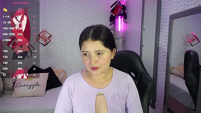 Snapshot of BIANCAROY1 chatting on February 2025 06:48:02 PM BIANCAROY1 online show from February 2025 06:48:02 PM
