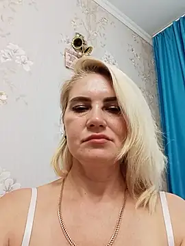 Snapshot of JennyOMay chatting on July 2026 04:04:02 AM JennyOMay online show from July 2026 04:04:02 AM