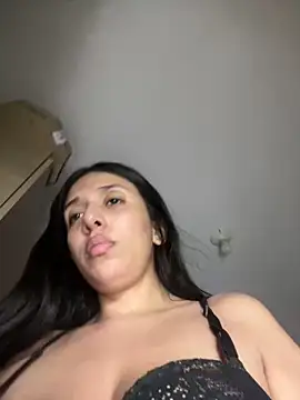 kiaraglam2 online show from March 2025 05:43:02 AM