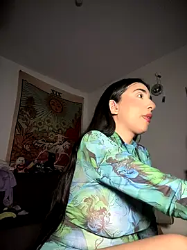 kiaraglam2 online show from November 2025 05:43:01 AM