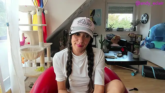 Snapshot of tinny_williams chatting on October 2025 09:18:02 AM tinny williams online show from October 2025 09:18:02 AM