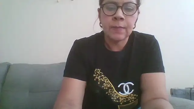 Sara Brandon online show from October 2025 04:13:01 PM