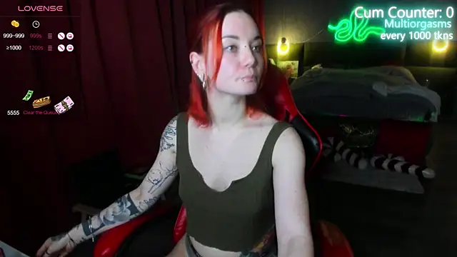 MaxPhoenixx online show from December 2024 04:40:01 AM