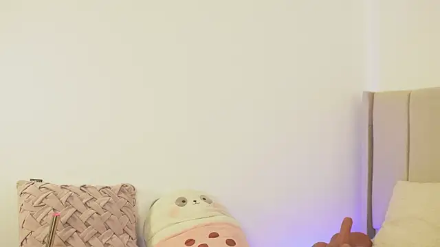 vicky rachell online show from November 2025 02:28:02 PM