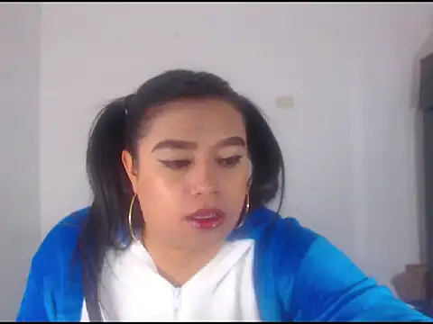 Snapshot of katrinawillff chatting on May 2026 05:58:02 AM katrinawillff online show from May 2026 05:58:02 AM