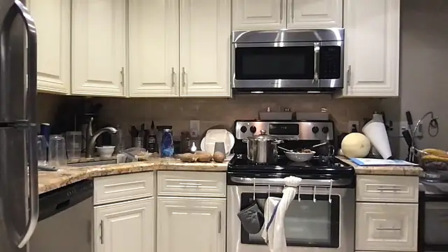 BigGuyMuscle online show from September 2025 04:17:01 PM