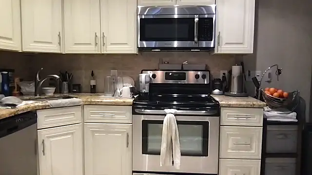 BigGuyMuscle online show from November 2025 09:24:02 PM