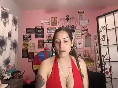 Snapshot of latinacubana chatting on January 2025 06:42:01 AM latinacubana online show from January 2025 06:42:01 AM