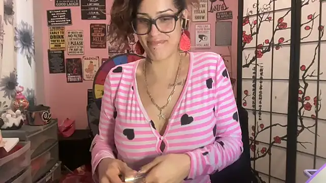 Snapshot of latinacubana chatting on February 2025 01:16:01 PM latinacubana online show from February 2025 01:16:01 PM