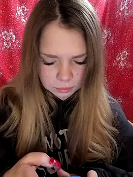 Snapshot of Zuli_Kiska chatting on February 2026 04:21:01 AM Zuli Kiska online show from February 2026 04:21:01 AM