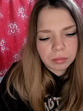 Snapshot of Zuli_Kiska chatting on February 2026 09:07:01 PM Zuli Kiska online show from February 2026 09:07:01 PM