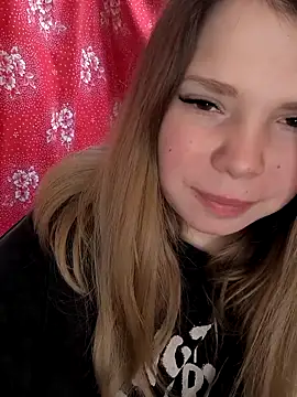 Snapshot of Zuli_Kiska chatting on February 2026 09:29:01 PM Zuli Kiska online show from February 2026 09:29:01 PM