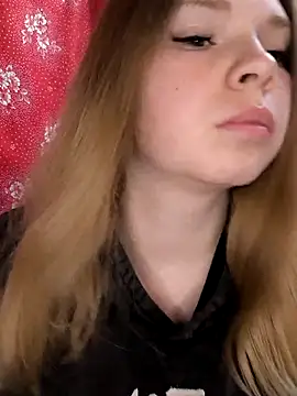 Snapshot of Zuli_Kiska chatting on February 2026 04:19:02 AM Zuli Kiska online show from February 2026 04:19:02 AM