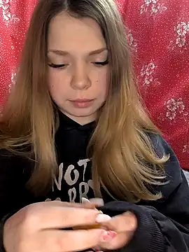 Snapshot of Zuli_Kiska chatting on March 2026 06:58:02 PM Zuli Kiska online show from March 2026 06:58:02 PM